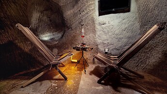 Crassula Cave Hotel