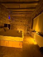Crassula Cave Hotel
