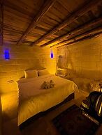 Crassula Cave Hotel