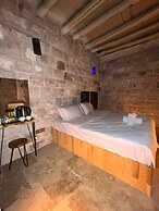 Crassula Cave Hotel