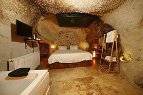 Crassula Cave Hotel