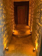 Crassula Cave Hotel