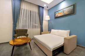 Full Moon Apartments