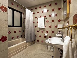 Discover Condesa