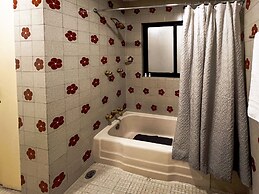Discover Condesa