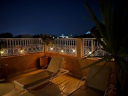 Riad with Outdoor Swimming Pools