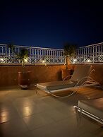 Riad with Outdoor Swimming Pools