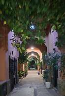Riad with Outdoor Swimming Pools