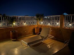 Riad with Outdoor Swimming Pools