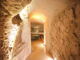 MY CAVE SUITE