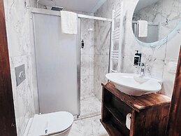 MY CAVE SUITE