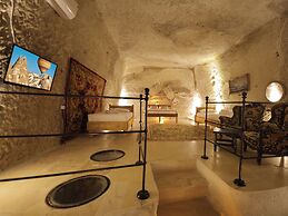 MY CAVE SUITE