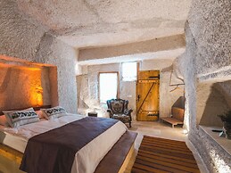 MY CAVE SUITE