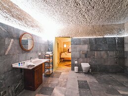 MY CAVE SUITE