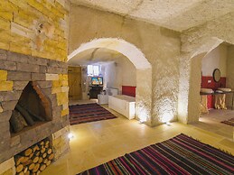 MY CAVE SUITE