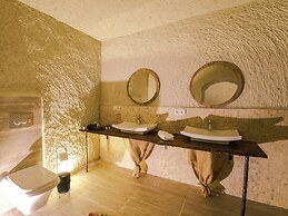 MY CAVE SUITE