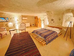 MY CAVE SUITE