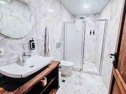 MY CAVE SUITE