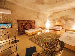 MY CAVE SUITE