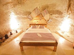 MY CAVE SUITE