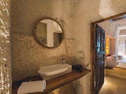 MY CAVE SUITE