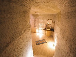 MY CAVE SUITE