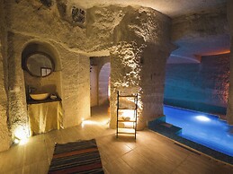MY CAVE SUITE