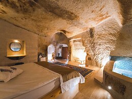 MY CAVE SUITE