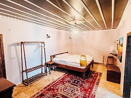 MY CAVE SUITE