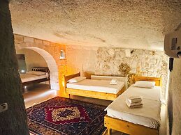 MY CAVE SUITE