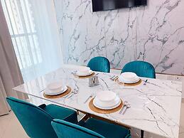 Lux High Rise Marina Apartment