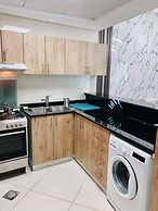 Lux High Rise Marina Apartment