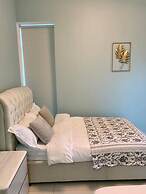 Lux High Rise Marina Apartment