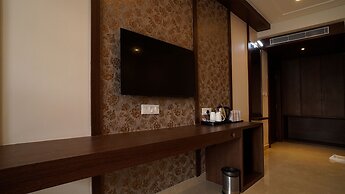 SWARNA HOTEL & RESORT