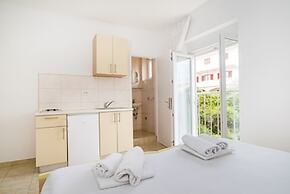 Studio Apartments Near Center 5