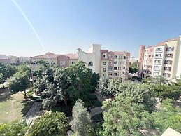 Cosmos Living Discovery Gardens Sleeps 4