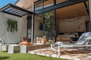 Epic Tamarindo Boutique Hotel