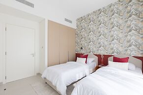 Creek Beach Roomy 3BR with terrace