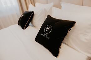 Plaza Boutique Hotel