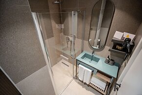 Oli Hotel And Suites