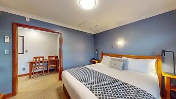 Quantum Lodge Motor Inn