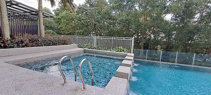 JB Bukit Indah Skyloft Suites