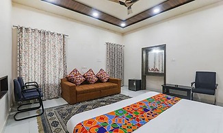 Fabhotel Sarovar Palace