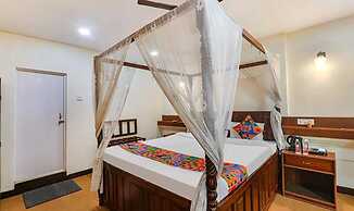Fabhotel Sarovar Palace