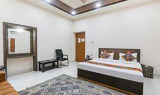 Fabhotel Sarovar Palace