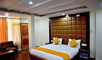Fabhotel Whistling Winds