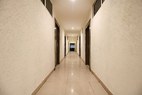 FabHotel Neena Palace