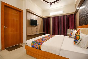 FabHotel Neena Palace