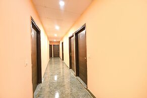 FabHotel Royal Discovery