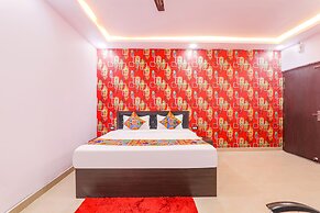 Fabhotel Paras